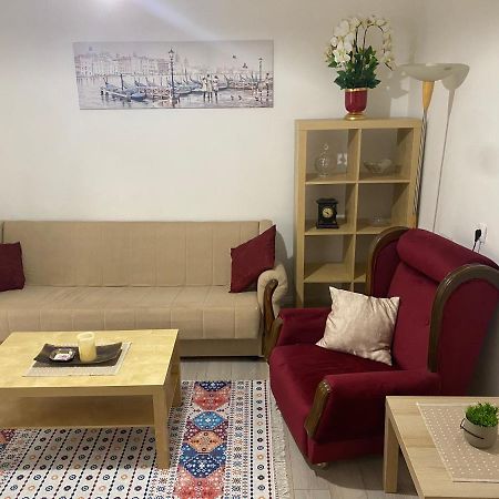 Dolce Apartman Podgorica Buitenkant foto