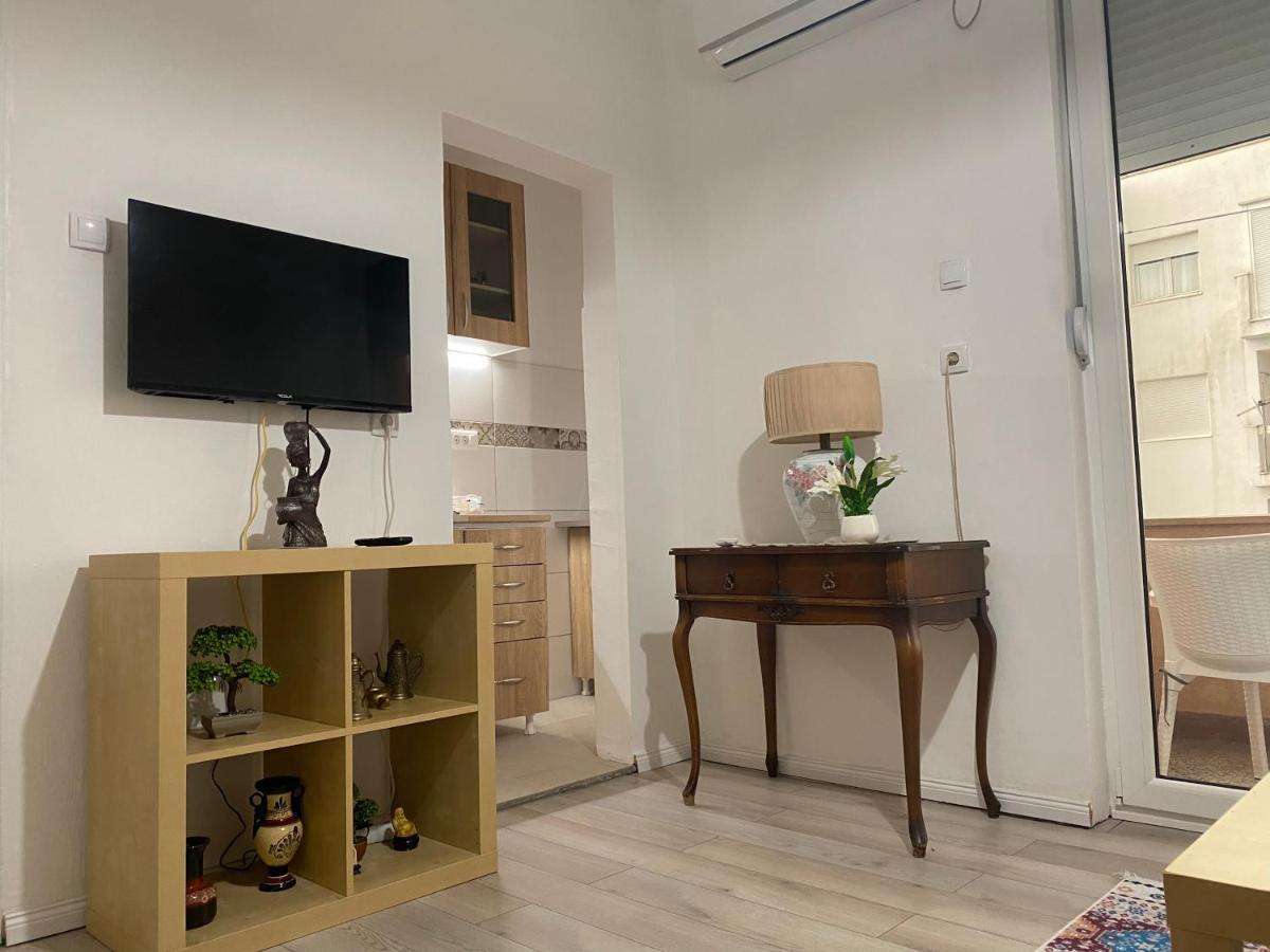 Dolce Apartman Podgorica Buitenkant foto